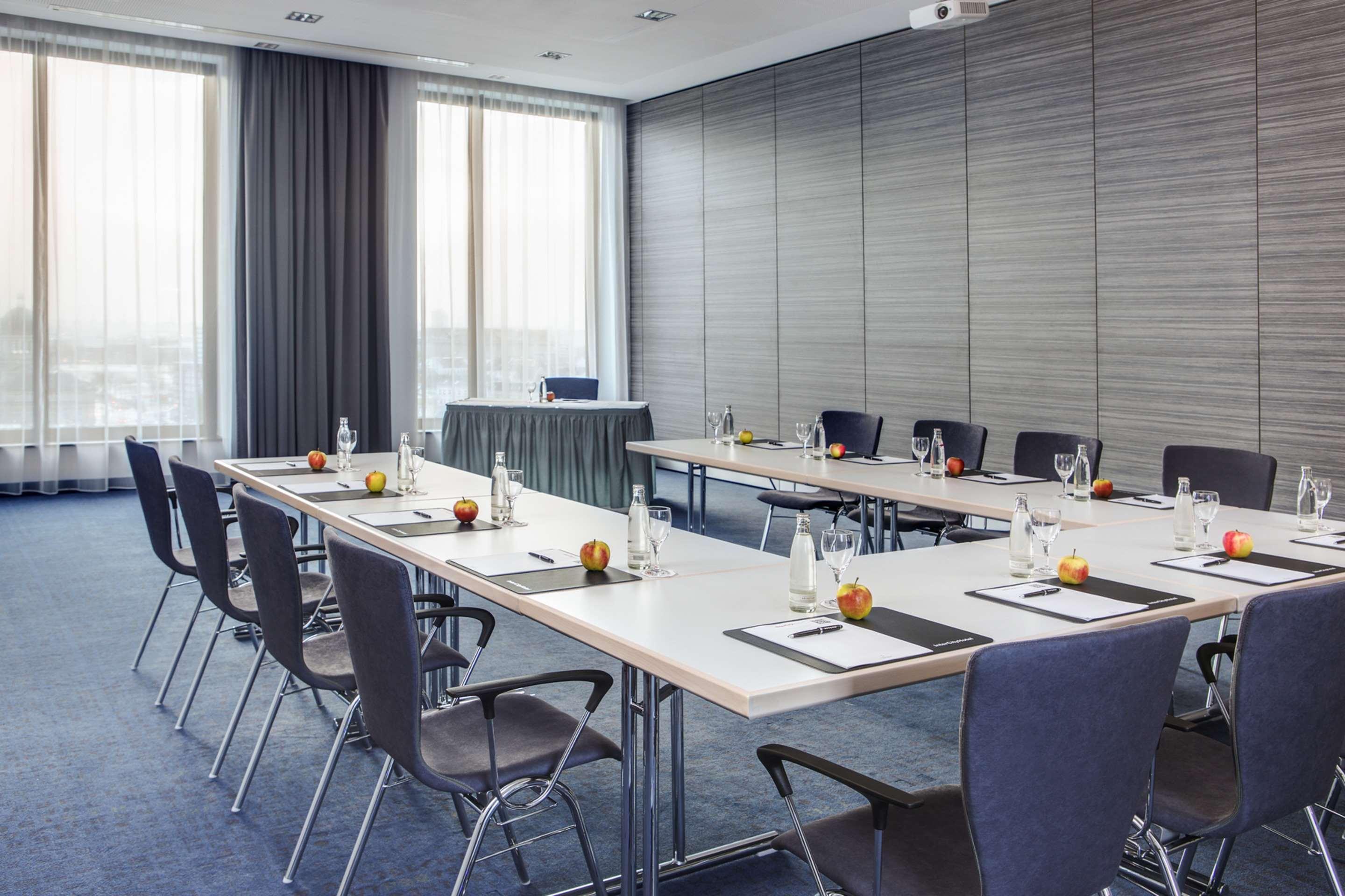 Intercityhotel Hamburg Dammtor-Messe מראה חיצוני תמונה