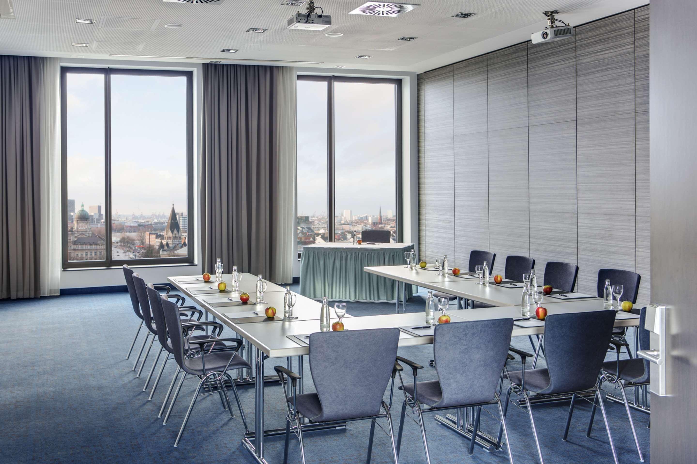 Intercityhotel Hamburg Dammtor-Messe מראה חיצוני תמונה