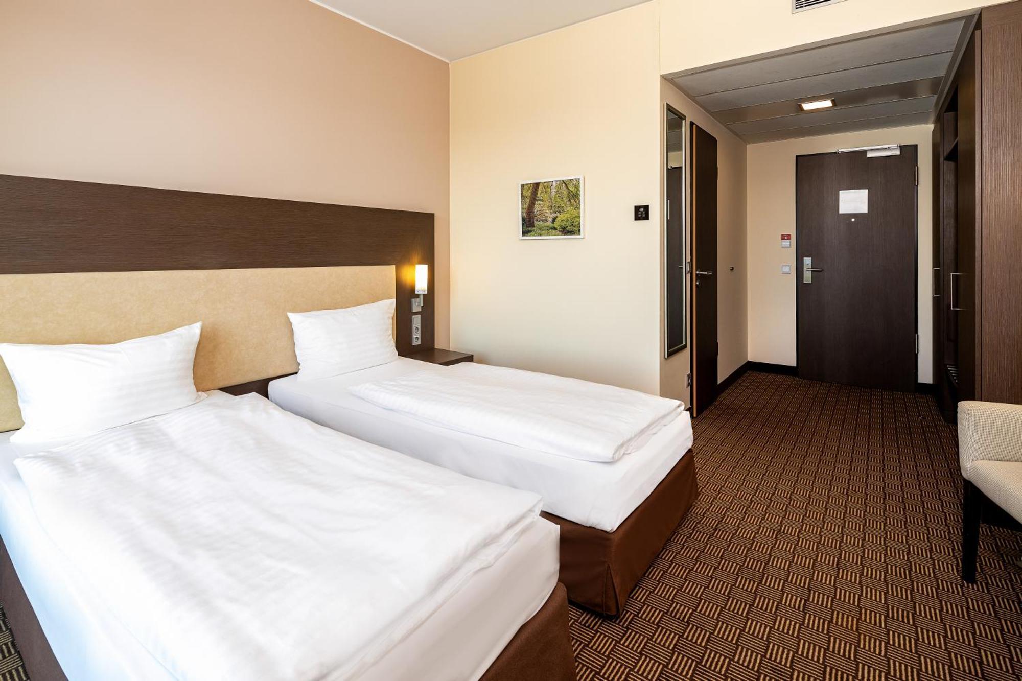 Intercityhotel Hamburg Dammtor-Messe מראה חיצוני תמונה