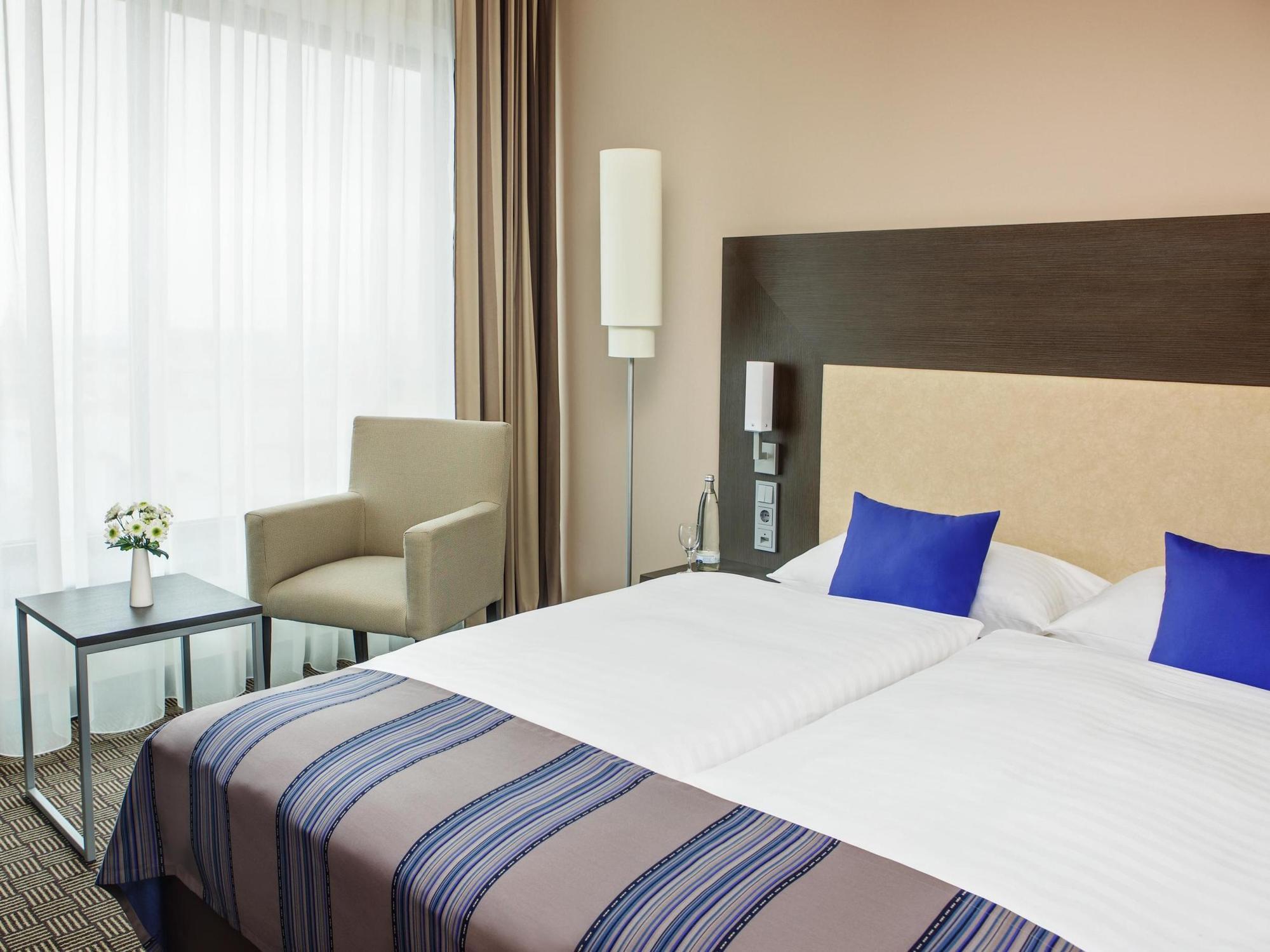 Intercityhotel Hamburg Dammtor-Messe מראה חיצוני תמונה