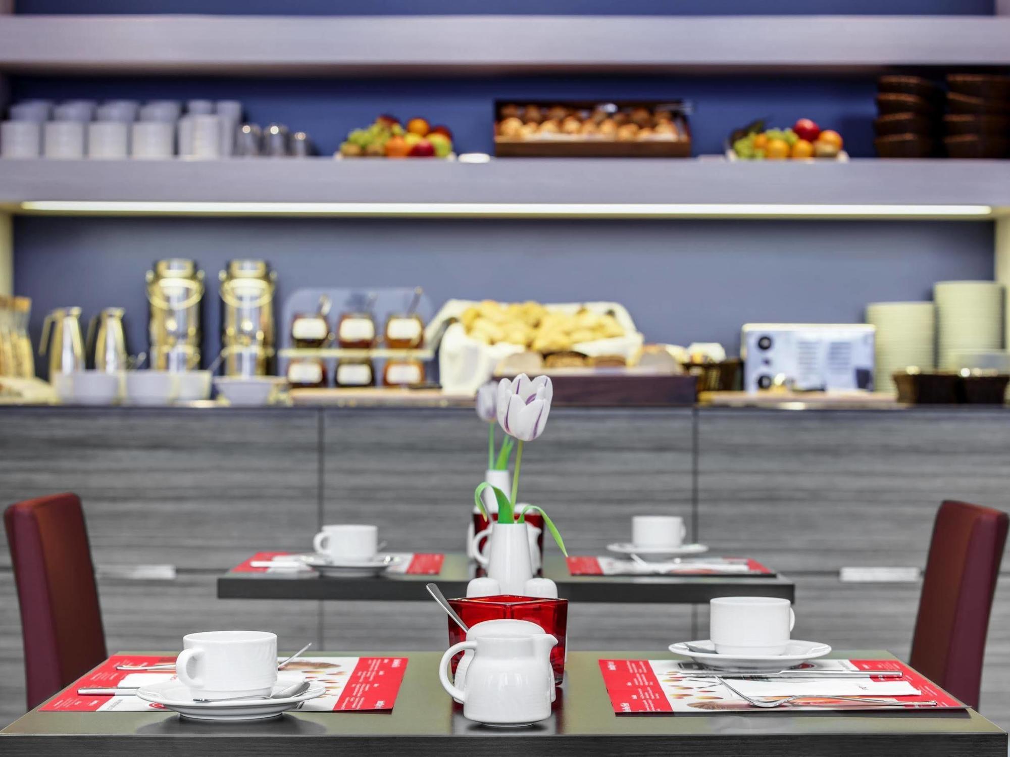 Intercityhotel Hamburg Dammtor-Messe מראה חיצוני תמונה