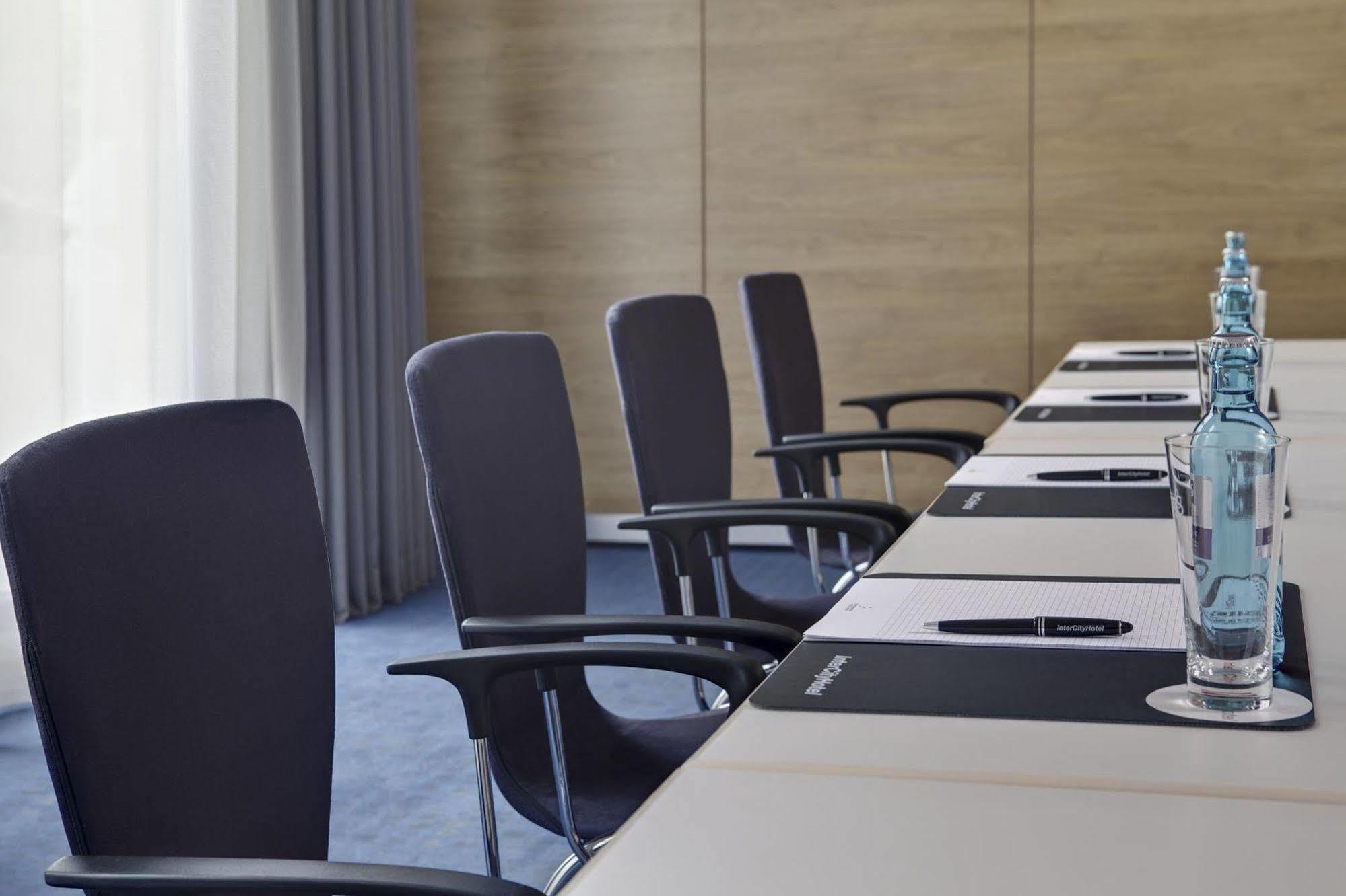 Intercityhotel Hamburg Dammtor-Messe מראה חיצוני תמונה